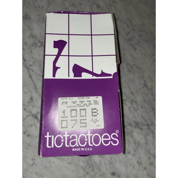 Tic Tac Toe Shoes White Leather Upper Size 7 New Old Stock Bows - Picture 8 of 8